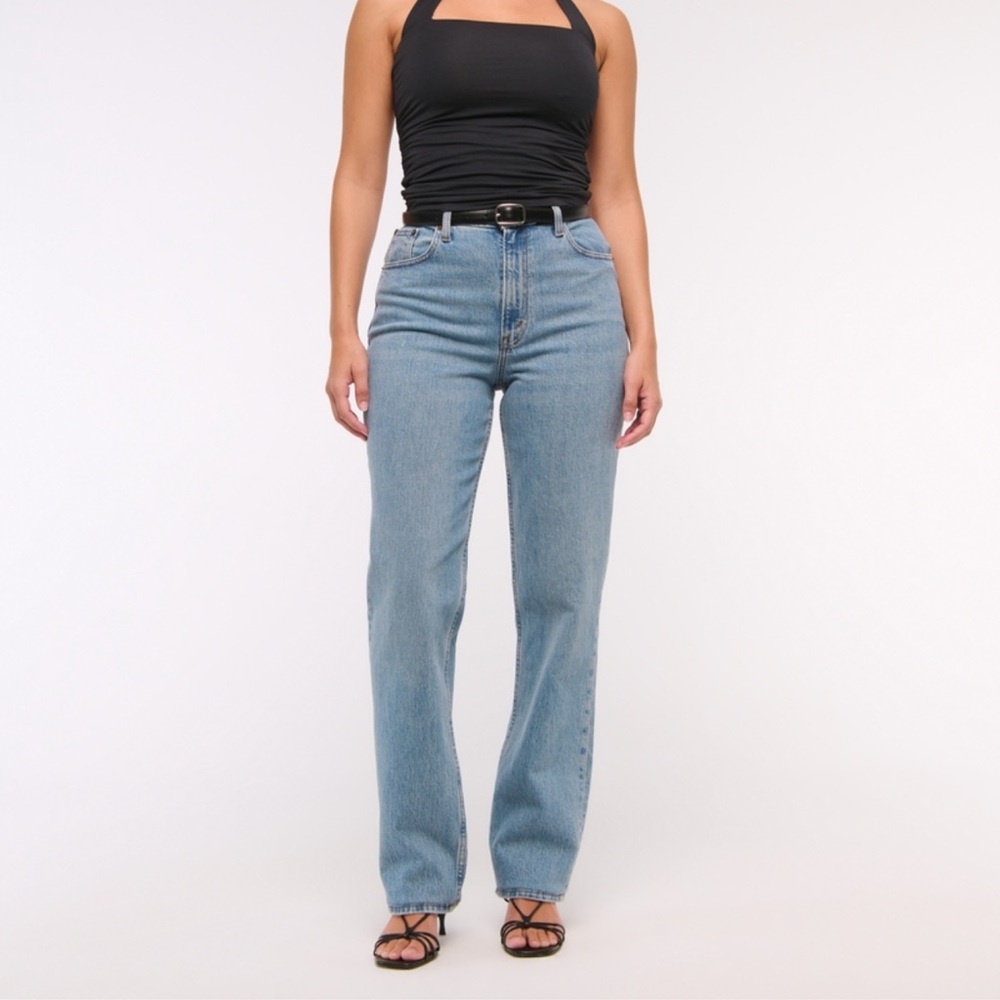 Abercrombie & Fitch The 90s Straight Ultra High Rise
